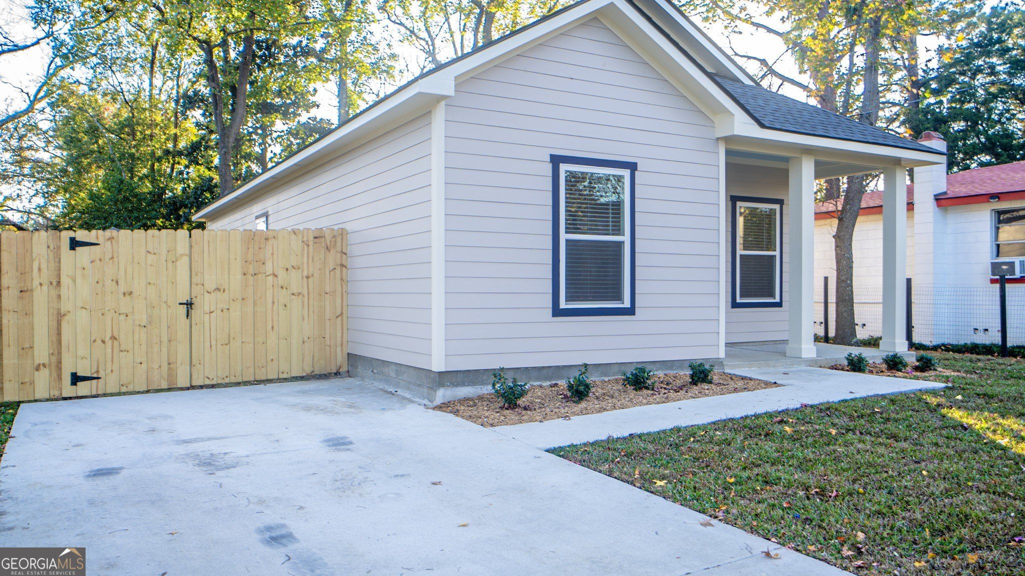 1725 Dunn Street. Savannah, GA 31415