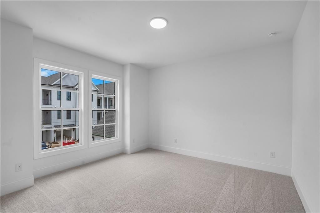 5541 Broad River View. Peachtree Corners, GA 30092