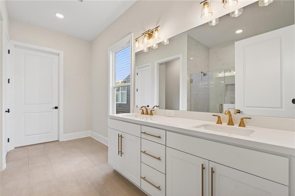 220 Vinca Circle Nw. Kennesaw, GA 30144