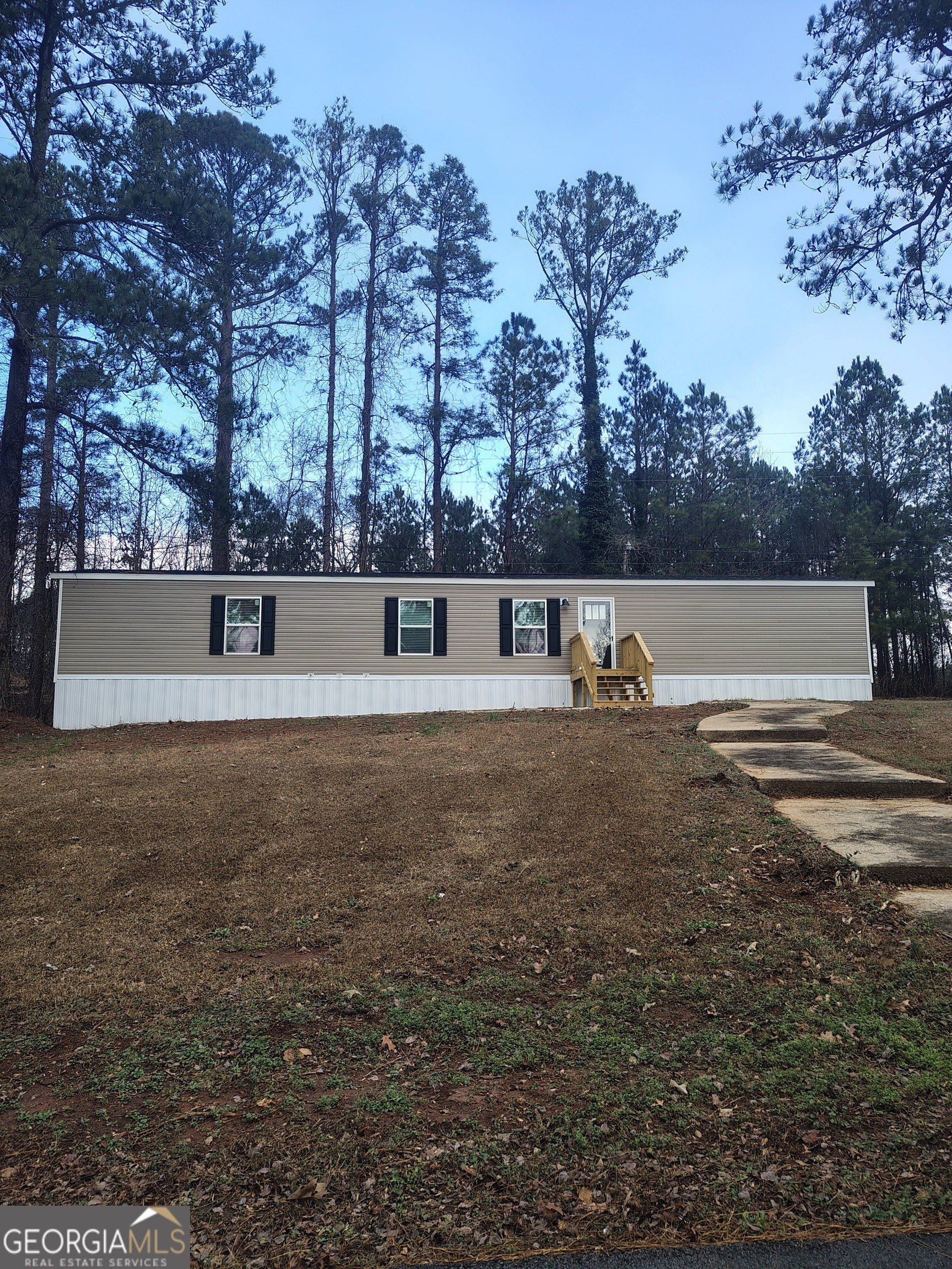 5 Poole Circle Unit 5. Ellenwood, GA 30294