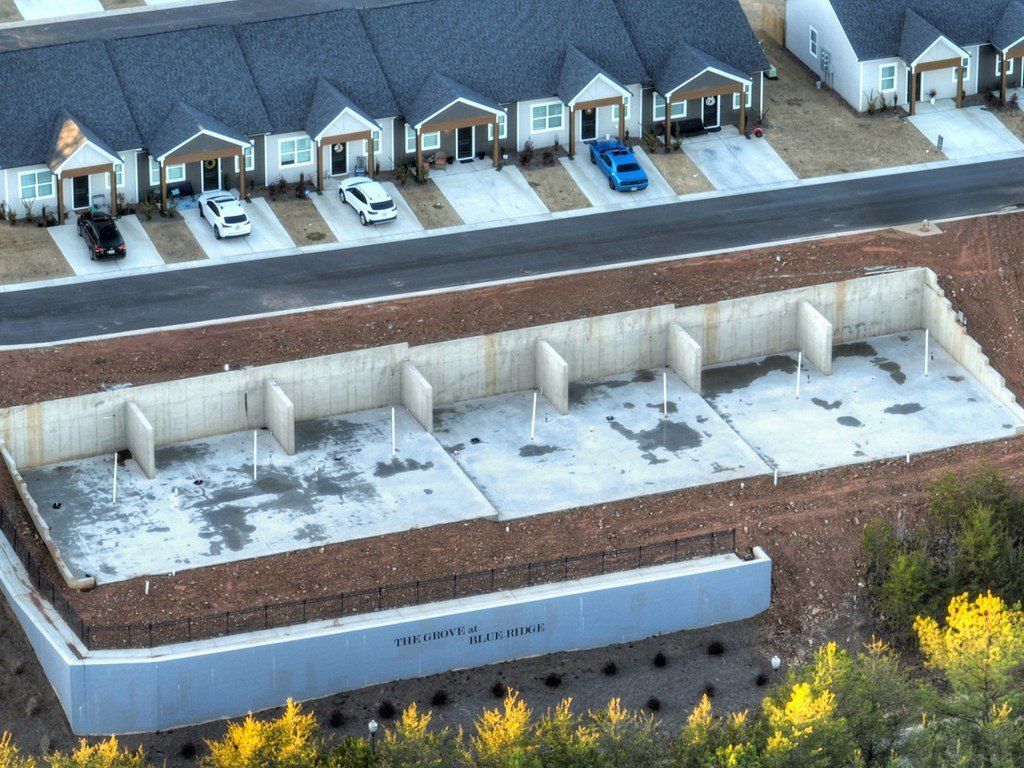 Unit 18 Grove Loop. Blue Ridge, GA 30513