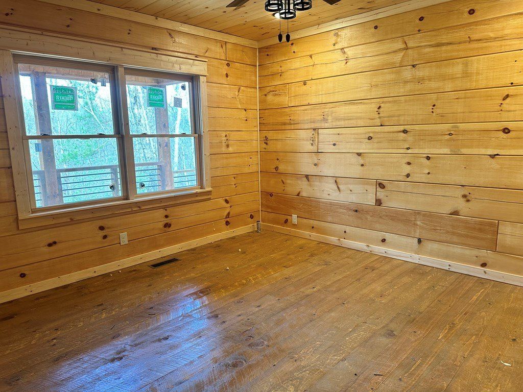 987 Myna Drive. Ellijay, GA 30540