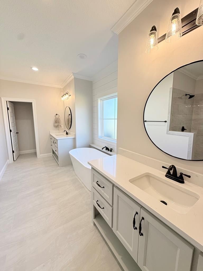 5051 Hatfield Circle. Hahira, GA 31632