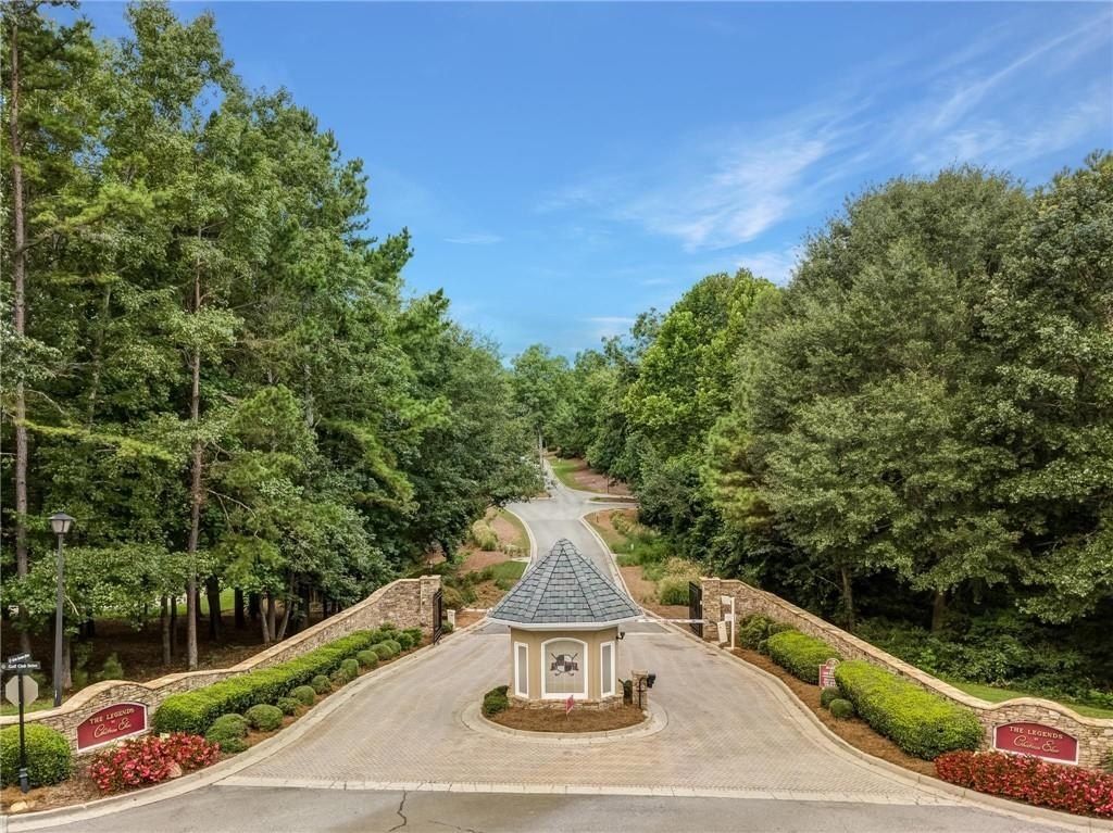 125 Scarlett Pippin Drive. Clarkesville, GA 30523