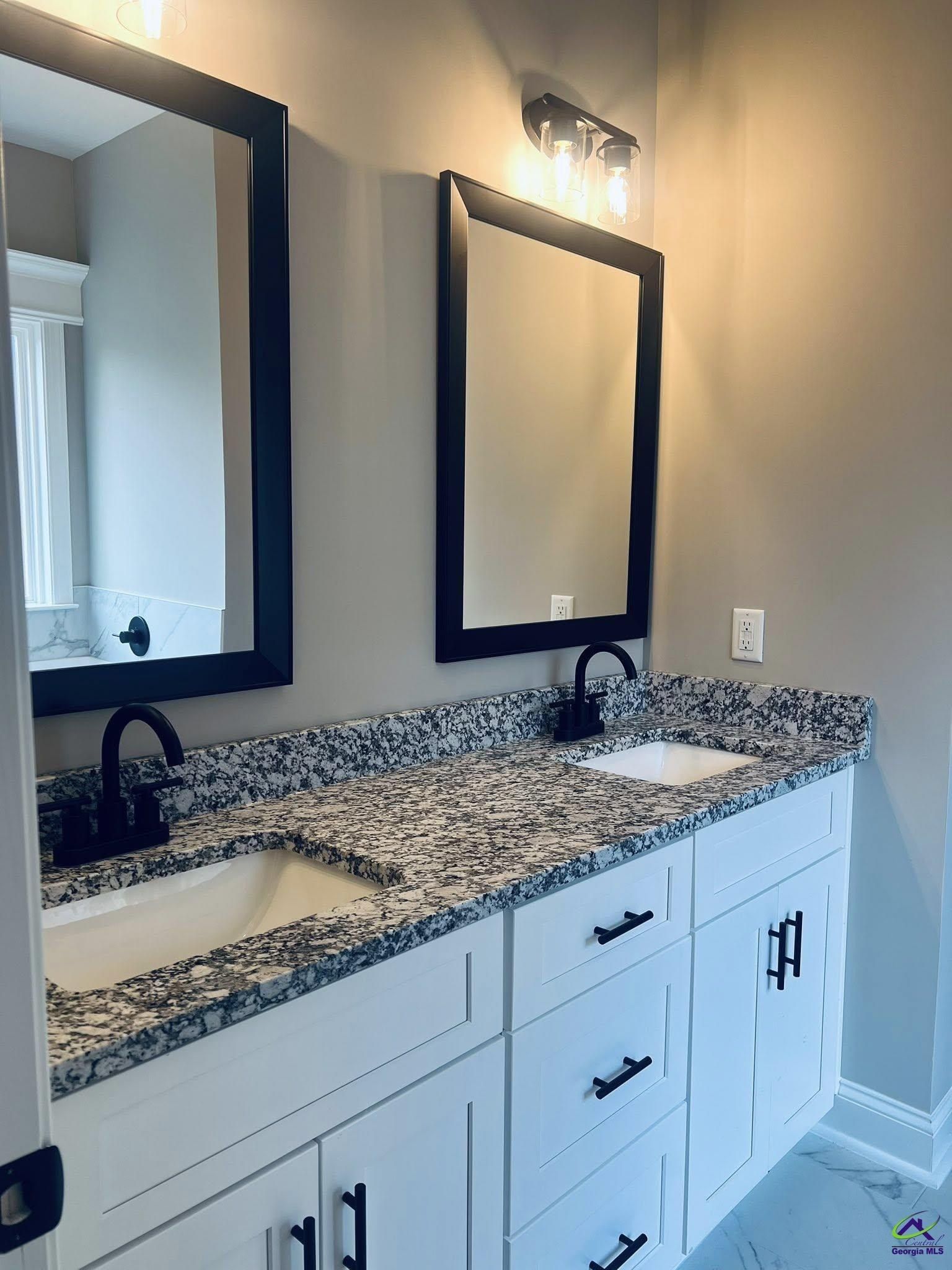 114 Early Drive. Byron, GA 31008