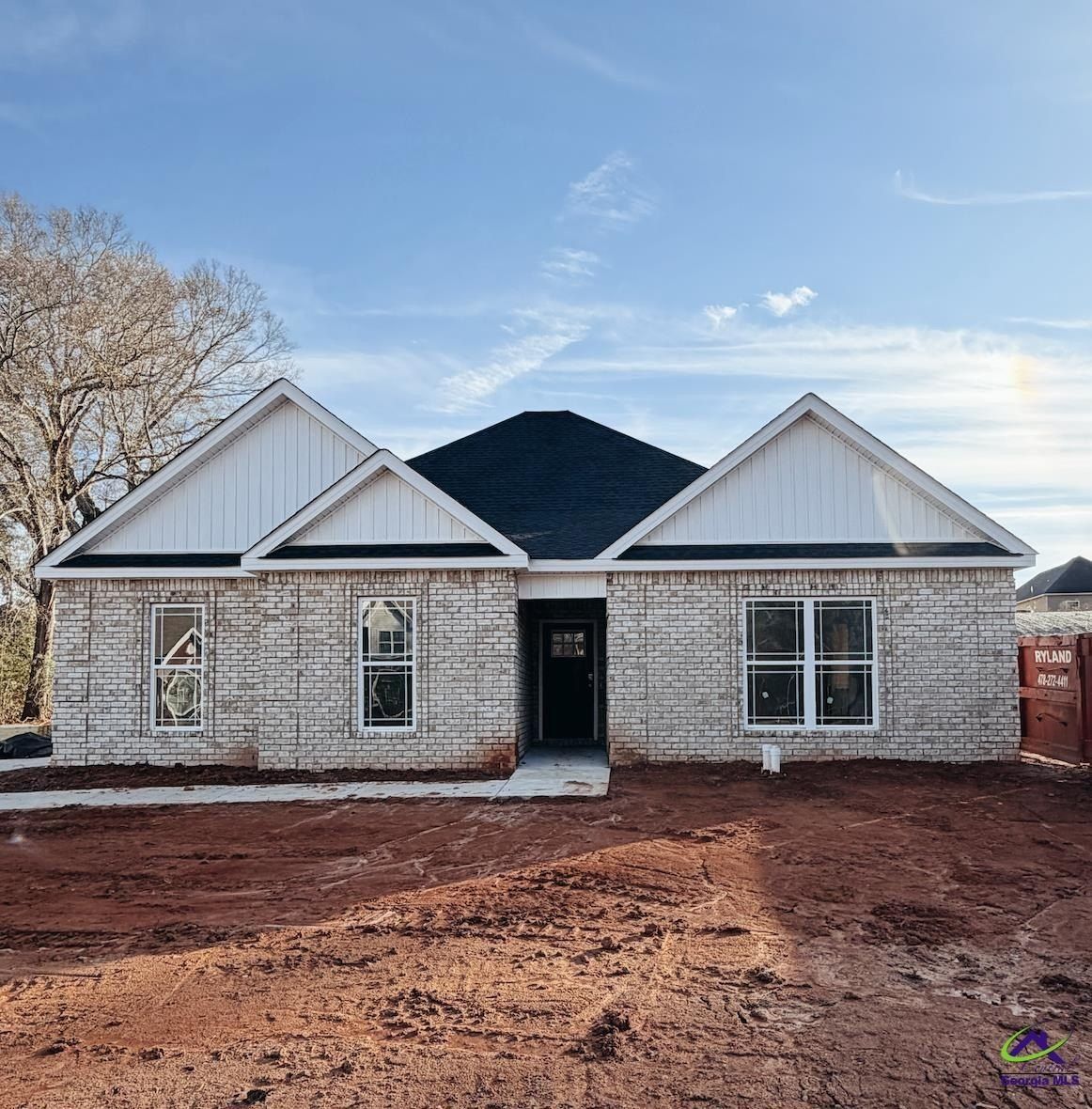 200 Collins Estate Avenue. Centerville, GA 31028