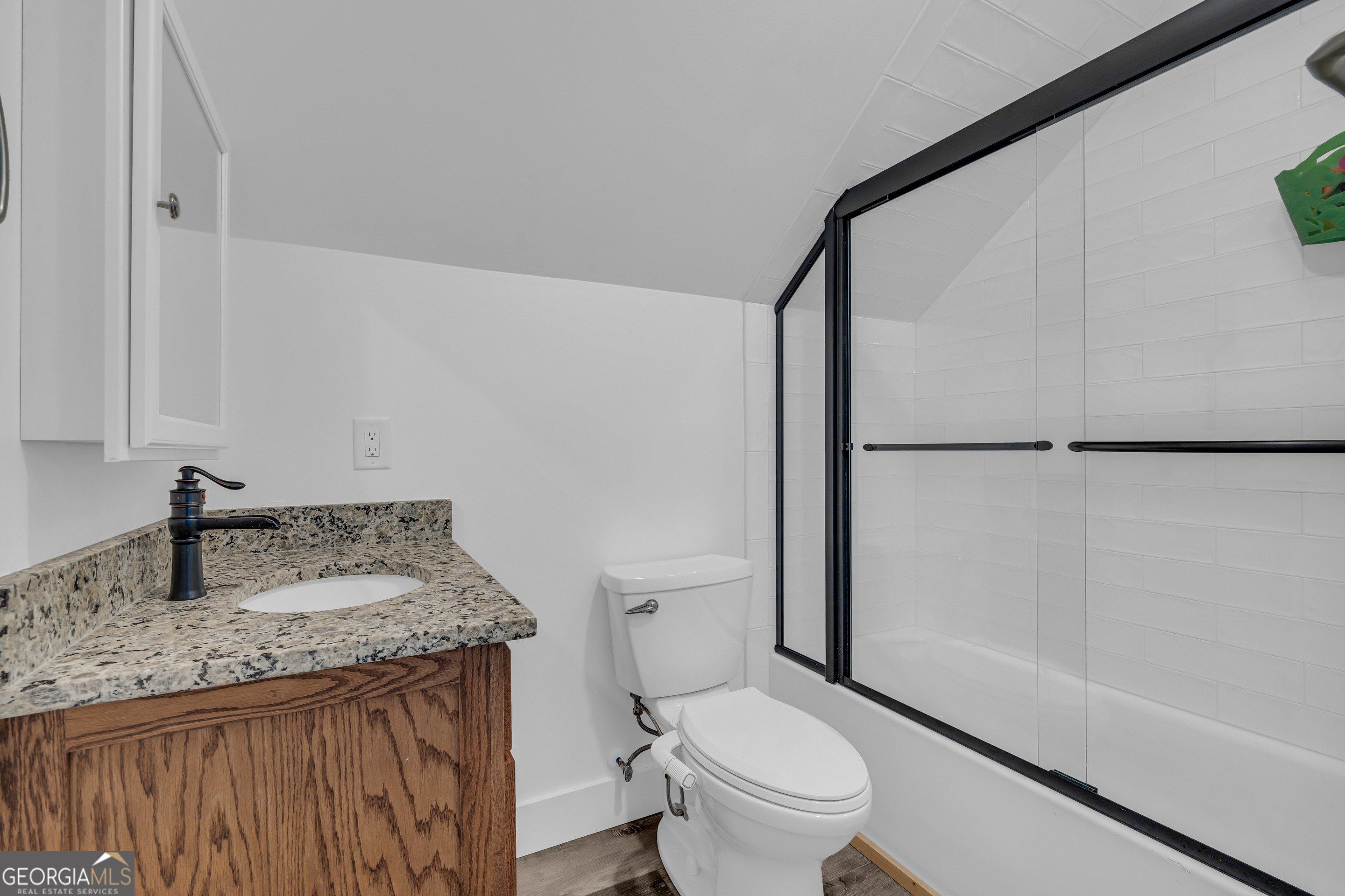 280 Shore Crest Drive. Martin, GA 30557