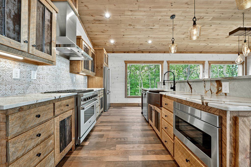 470 Nw Skylight Drive. Blue Ridge, GA 30513