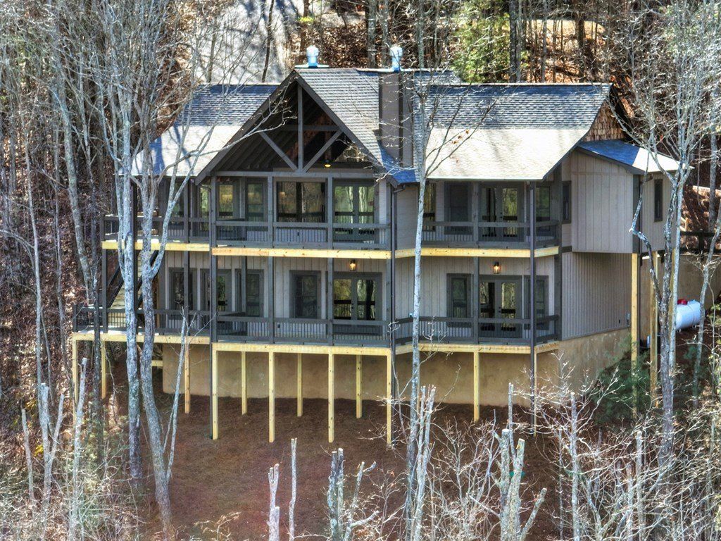 187 Mahoosec Trail. Mineral Bluff, GA 30559
