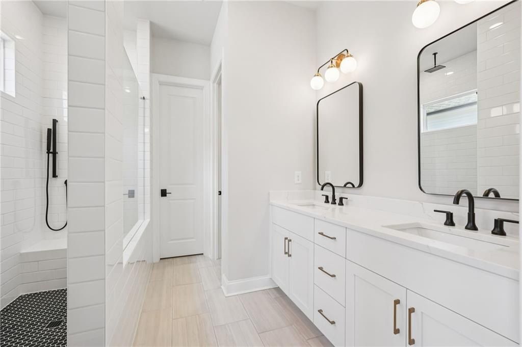 526 Pearl Street. Cumming, GA 30040