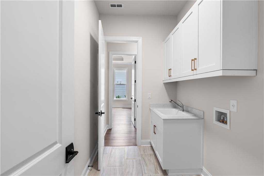 1036 Eastman Court. Hoschton, GA 30548