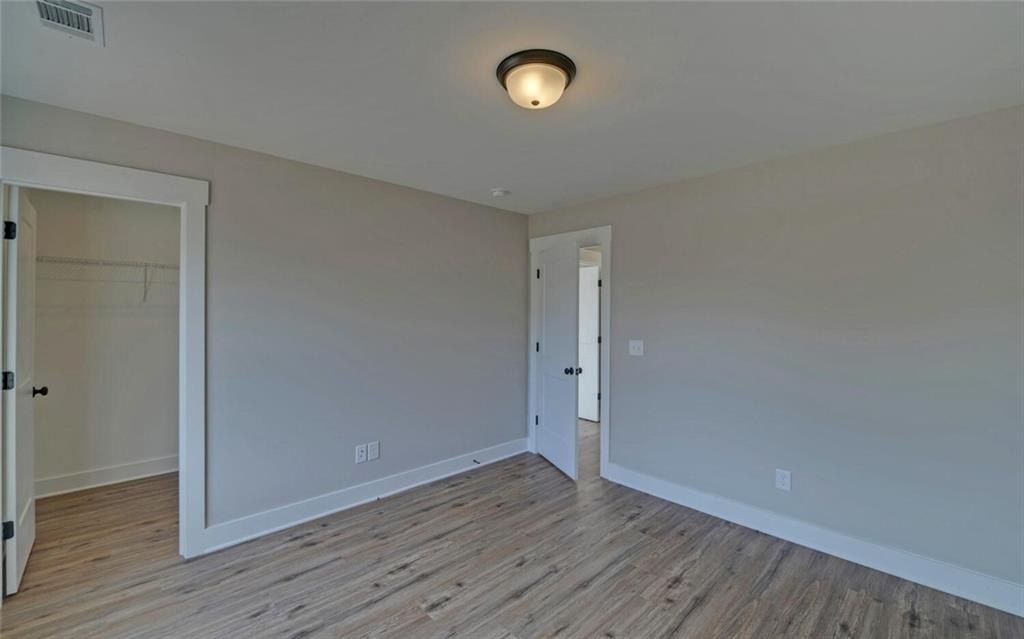 310 Park Place Drive. Lavonia, GA 30553