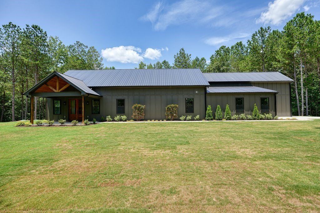 60 Dovetail. Talking Rock, GA 30175