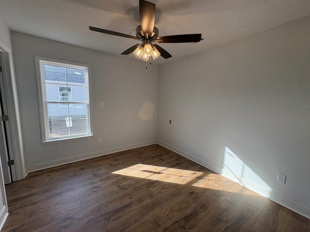 224 Barry Field Cir. Hahira, GA 31632