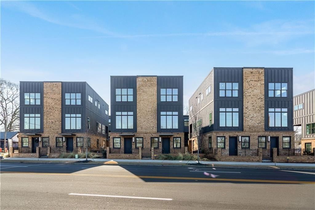 1123 Knight Walk Nw. Atlanta, GA 30318