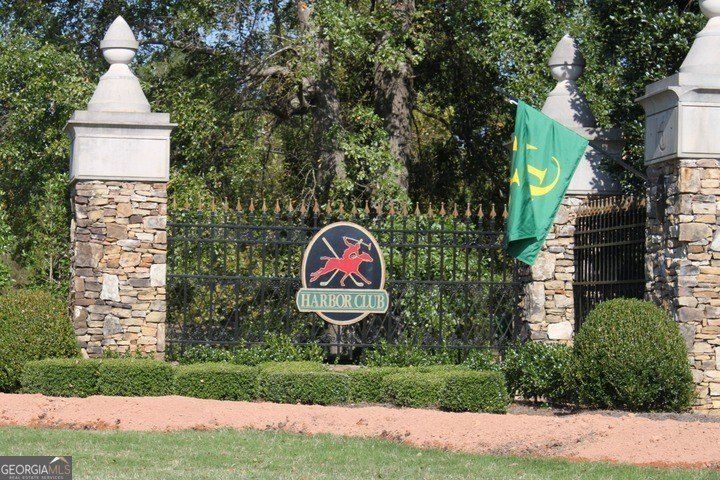 1101 Turnberry Circle. Greensboro, GA 30642