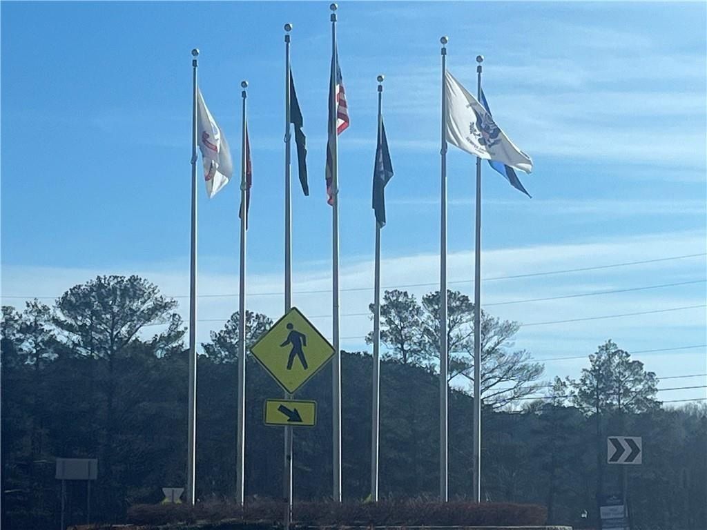 432 Edgewater Chase. Carrollton, GA 30118