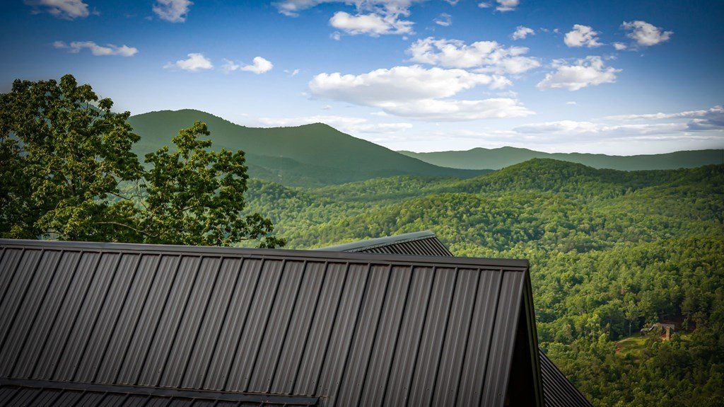 395 Pontoosuc Drive. Mineral Bluff, GA 30559