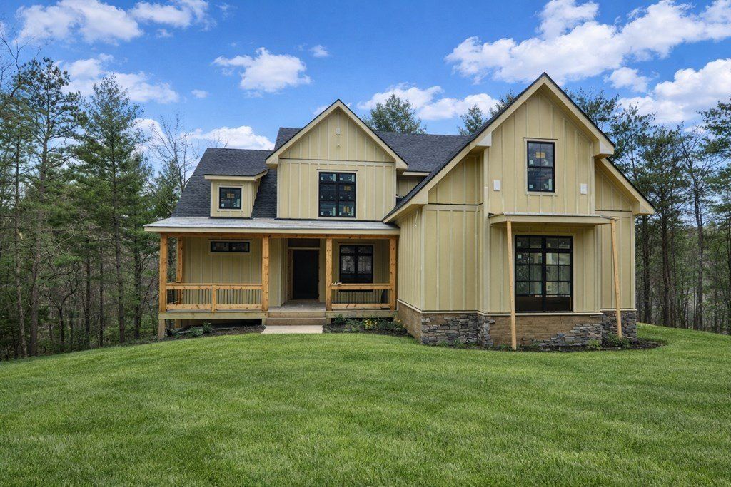 291 Aspen Avenue. Ellijay, GA 30536