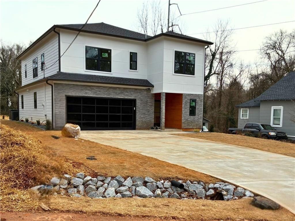 587 Woodland Avenue. Scottdale, GA 30079