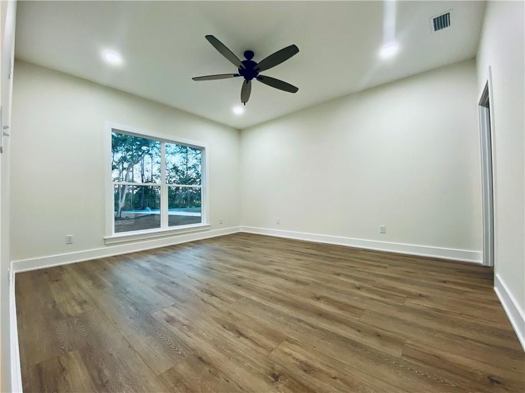 194 Piney Bluff Road. Waverly, GA 31565