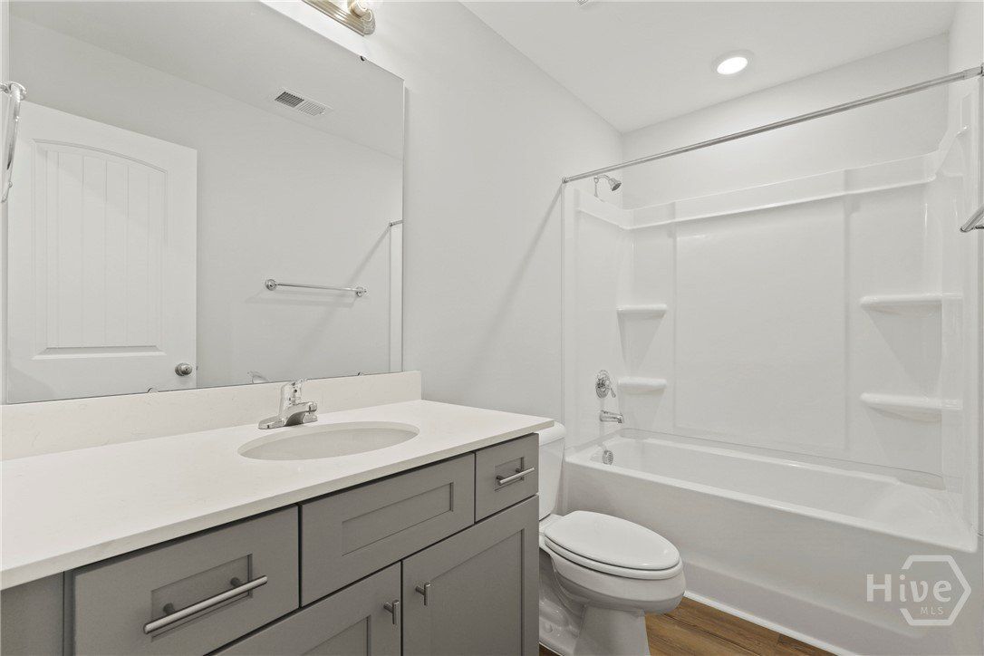 158 Stone Crab Circle. Bloomingdale, GA 31302