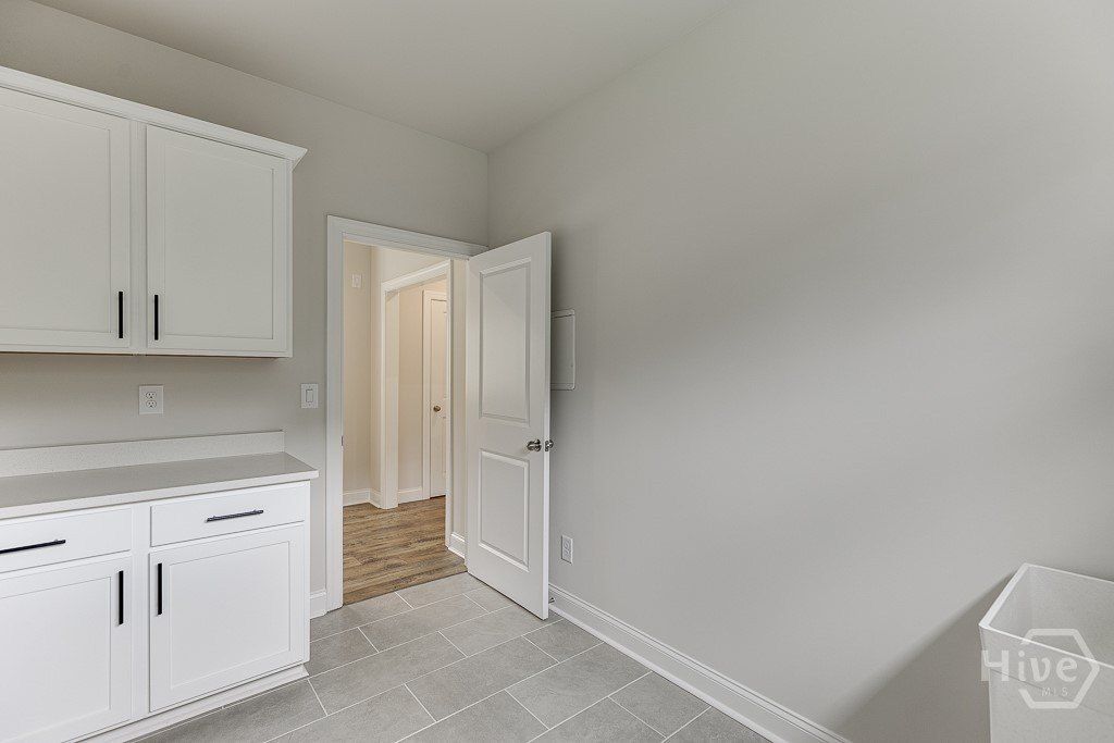 1311 Riverhill Drive. Bishop, GA 30621