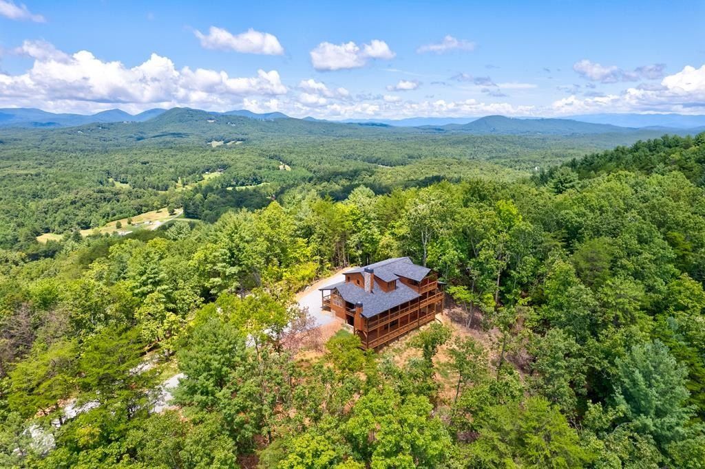 291 Pine Pass Circle. Mineral Bluff, GA 30559