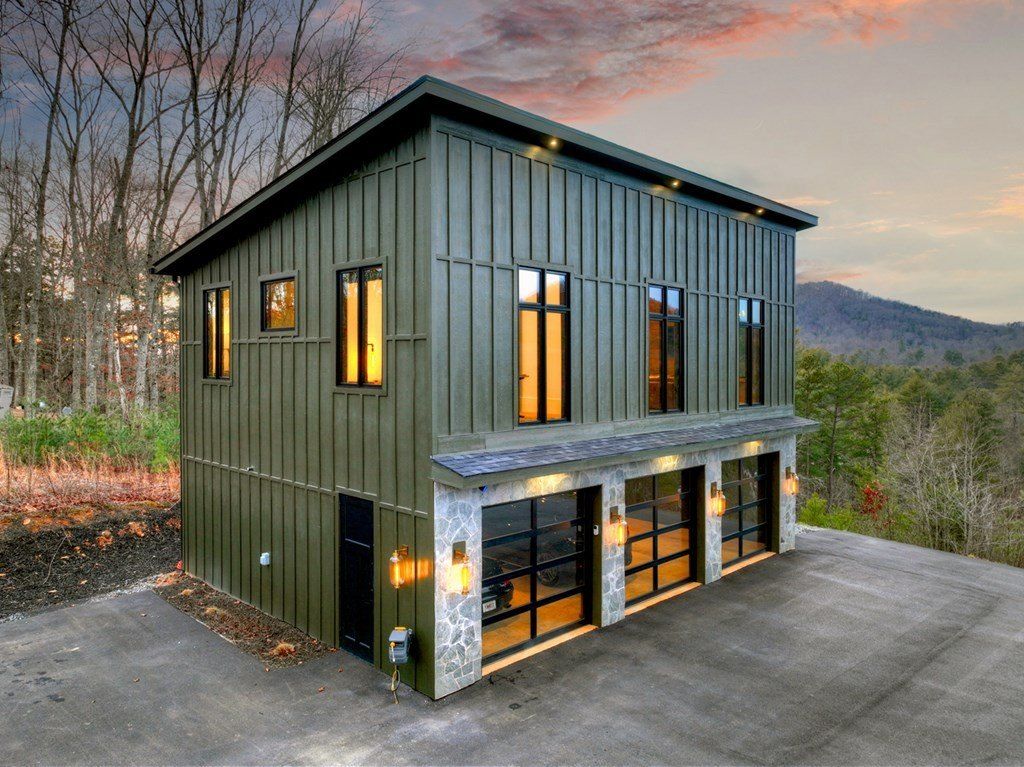 156 Coles Crossing Road. Mineral Bluff, GA 30559