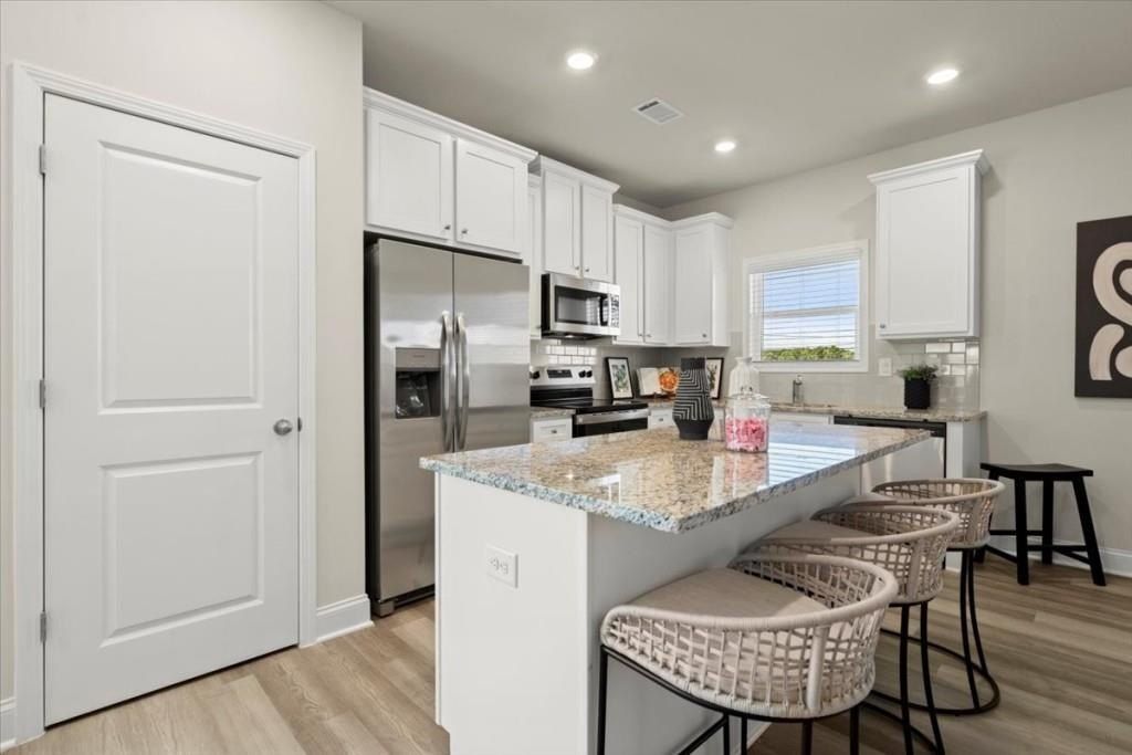 827 Leraes Way. Loganville, GA 30052