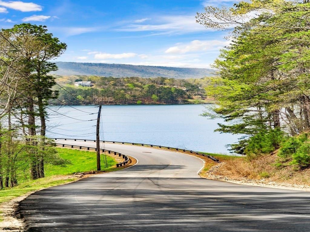 218 Chickasaw Drive. Waleska, GA 30183