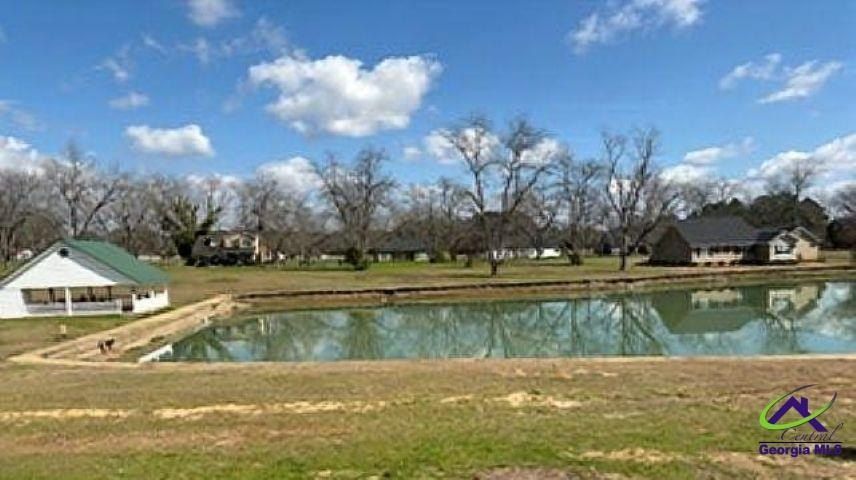 155 Village Circle. Cochran, GA 31014