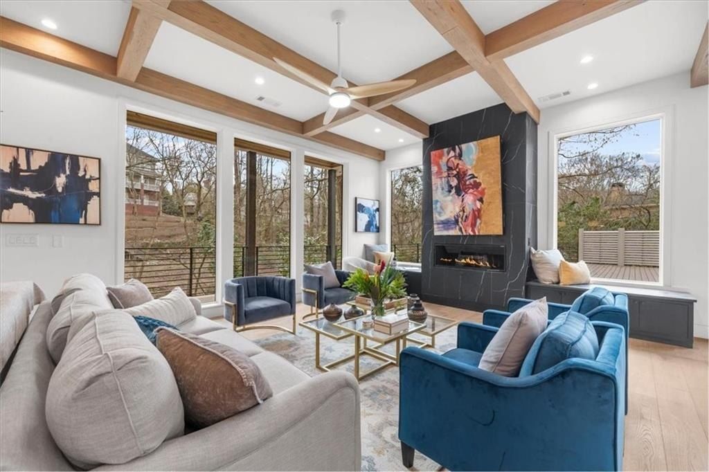 942 Peachtree Battle Circle Nw. Atlanta, GA 30327