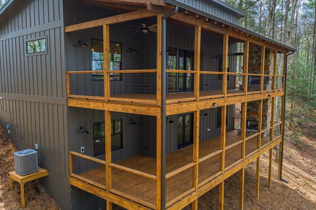 121 Indian Lane. Ellijay, GA 30540