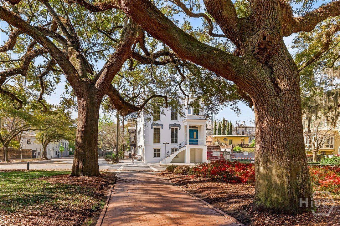 127 E Gordon Street. Savannah, GA 31401