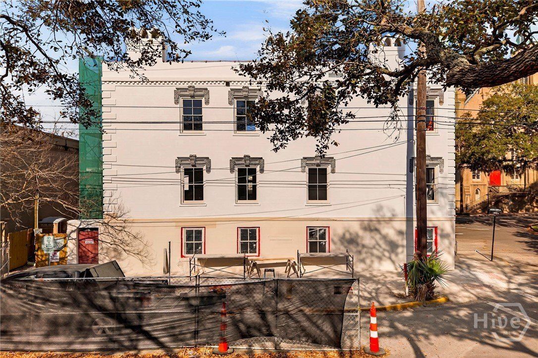 127 E Gordon Street. Savannah, GA 31401