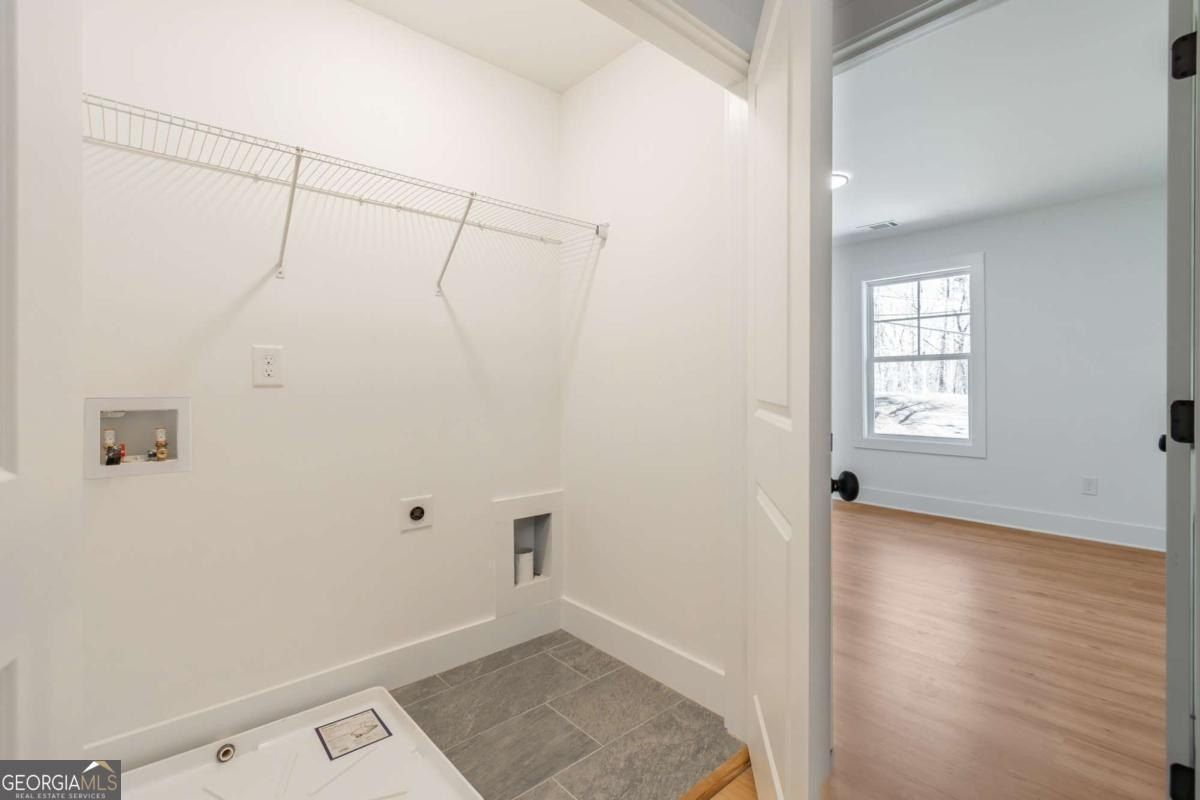 7603 Beachwood Drive. Murrayville, GA 30564