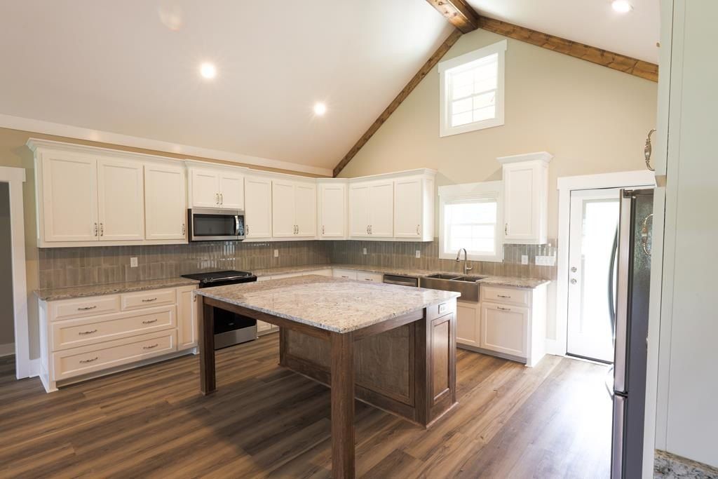 3047 Mary Powell Way. Hahira, GA 31632