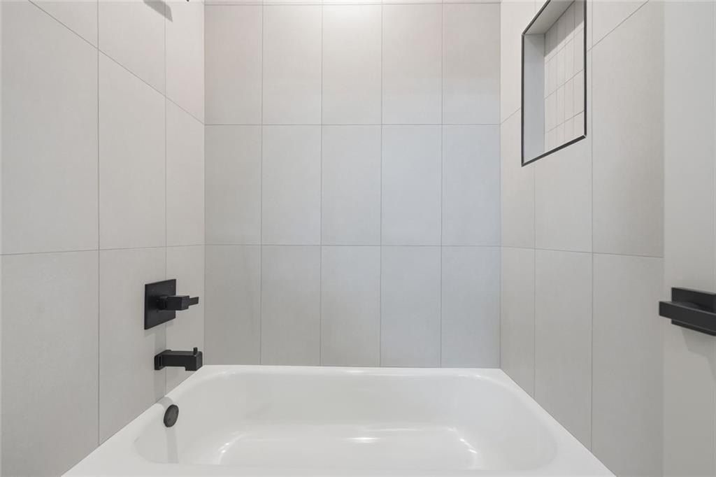 4988 Hidden Branch Drive. Sugar Hill, GA 30518