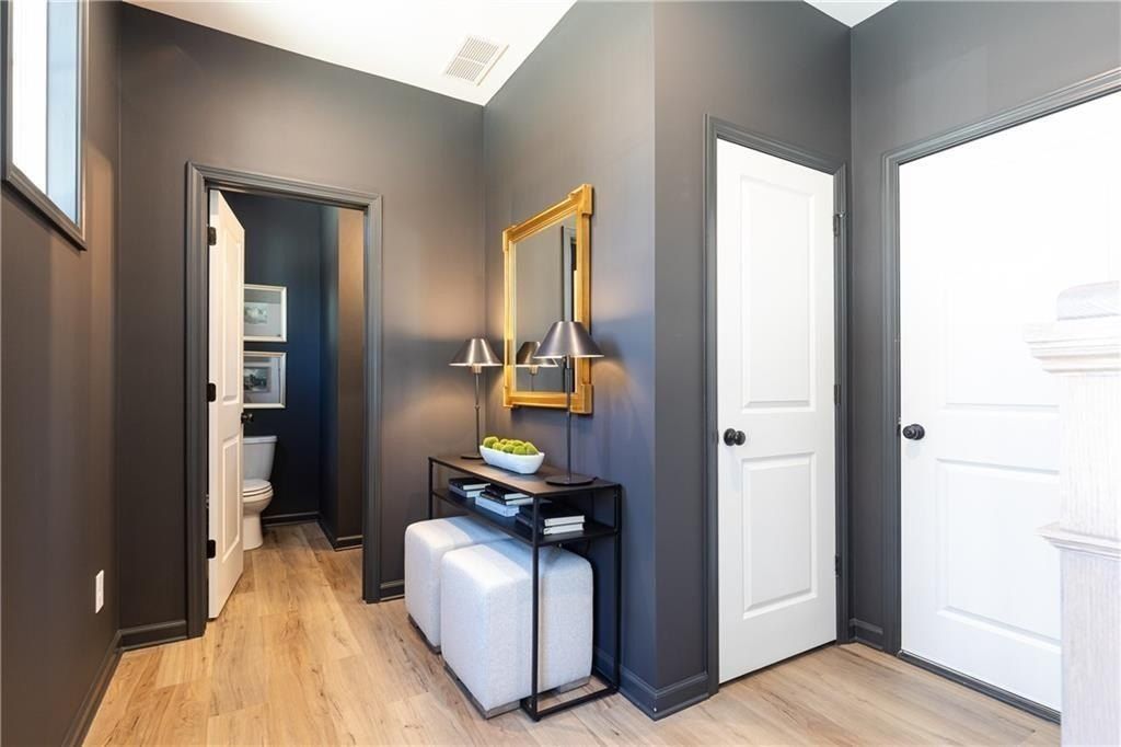 978 Bibbs Circle Unit 16. Atlanta, GA 30318