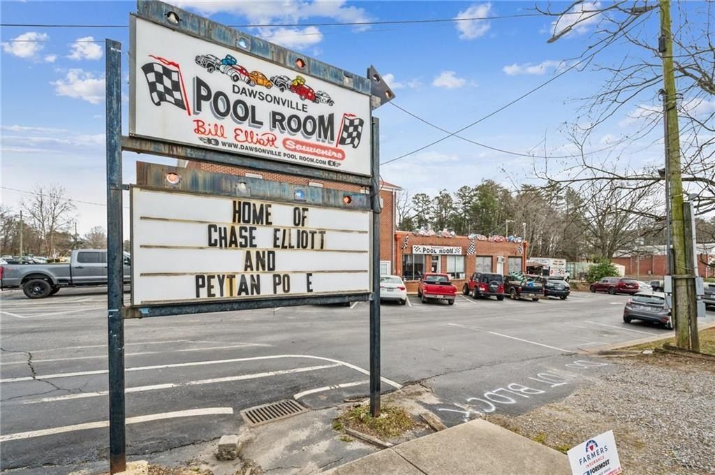 99 Maple Trail. Dawsonville, GA 30534