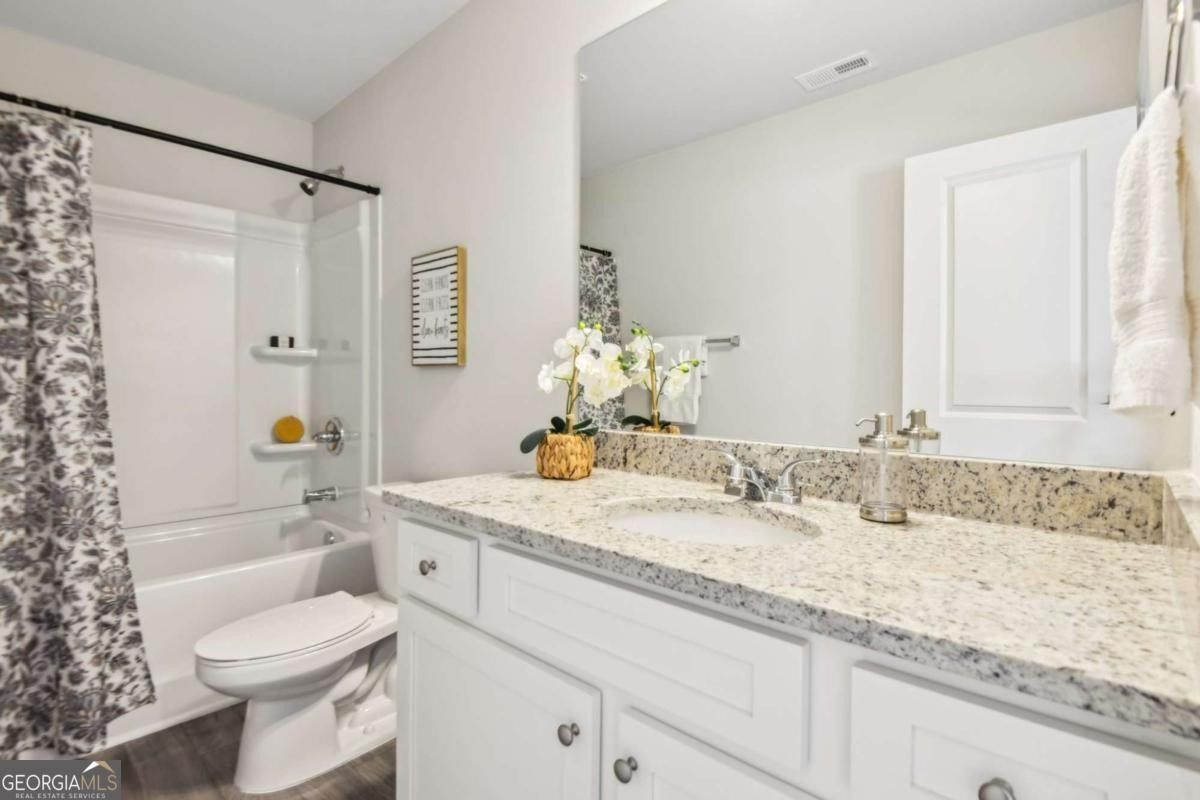 6355 Warbler Court. Morrow, GA 30260