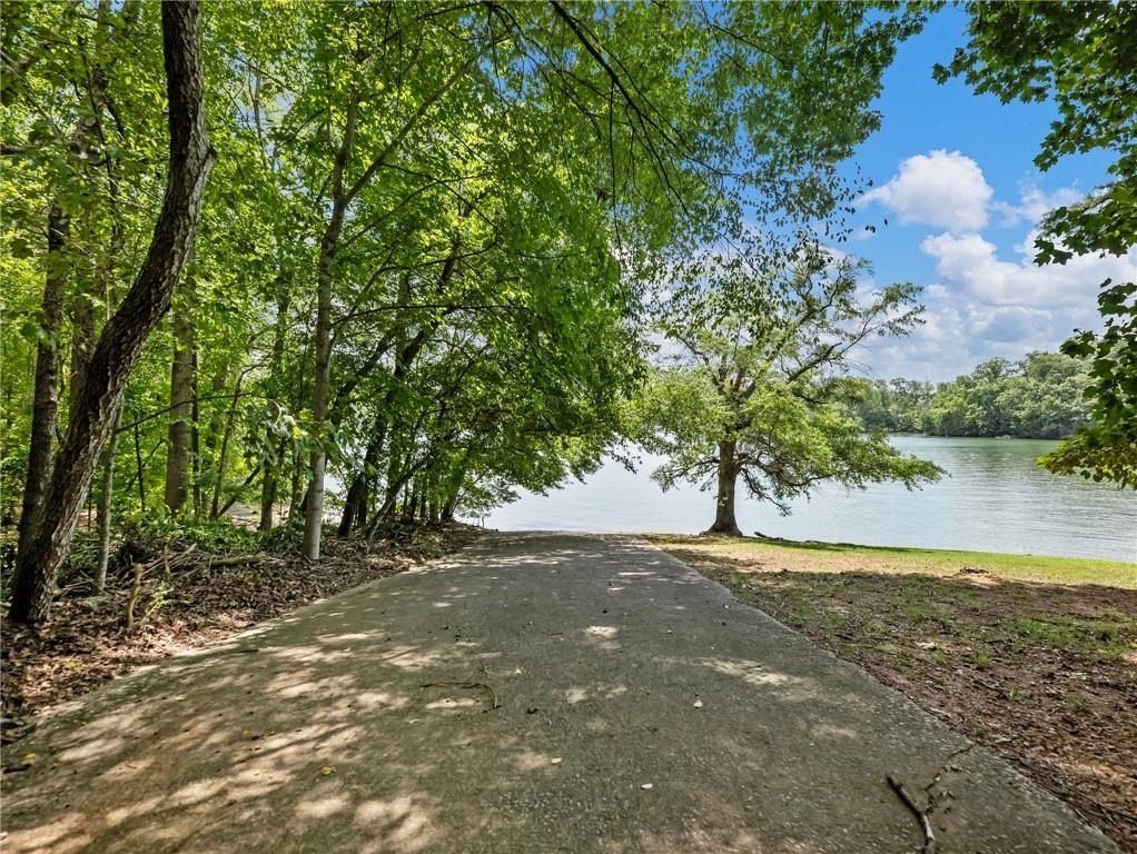 8079 Beachwood Drive. Murrayville, GA 30564