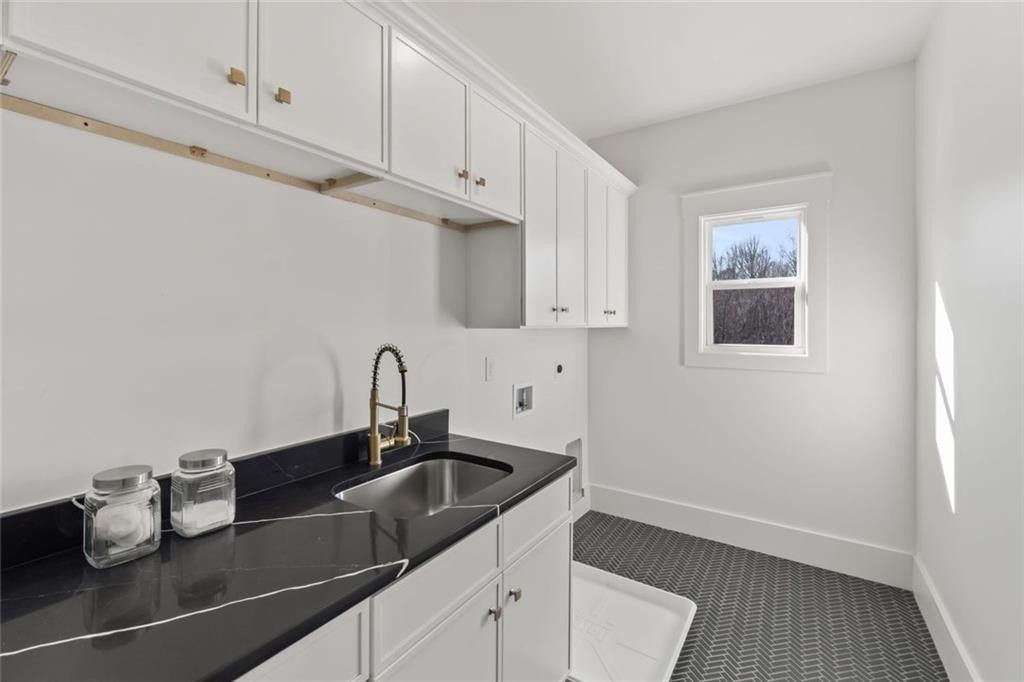 105 River Meadow Lane. Social Circle, GA 30025