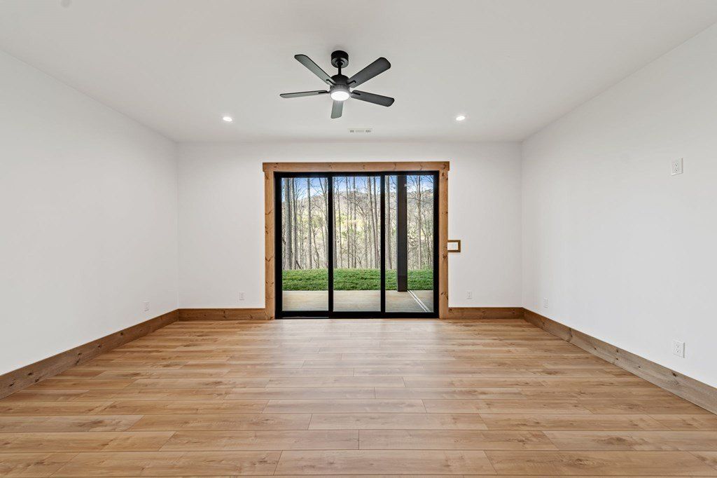 172 Grand Oaks Trail. Morganton, GA 30560