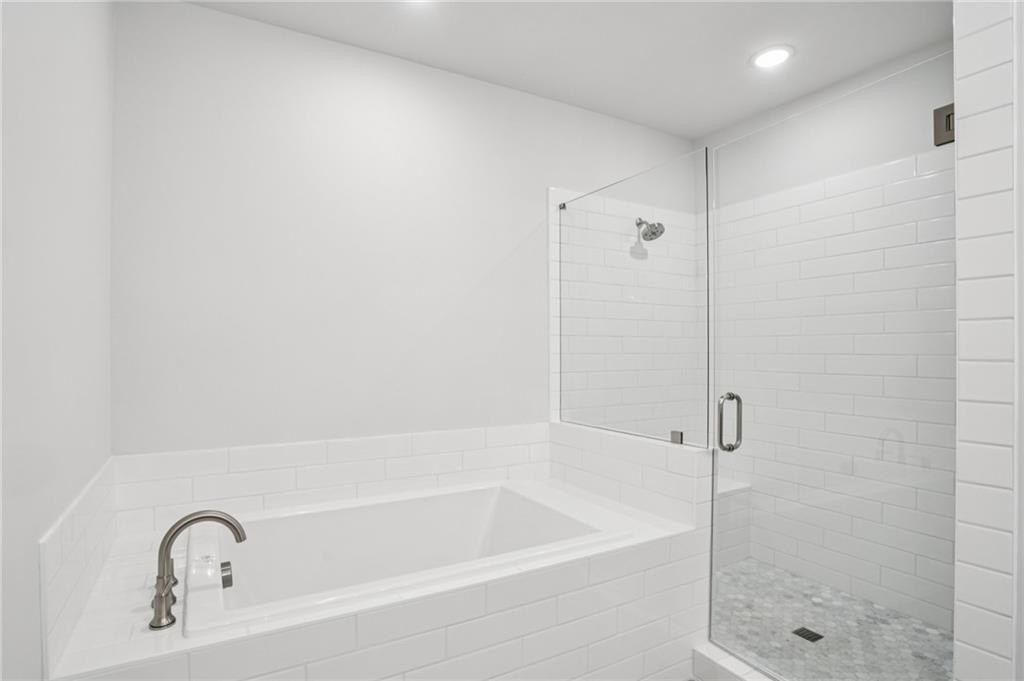 1019 Crown Oak Street Unit 51. Johns Creek, GA 30022