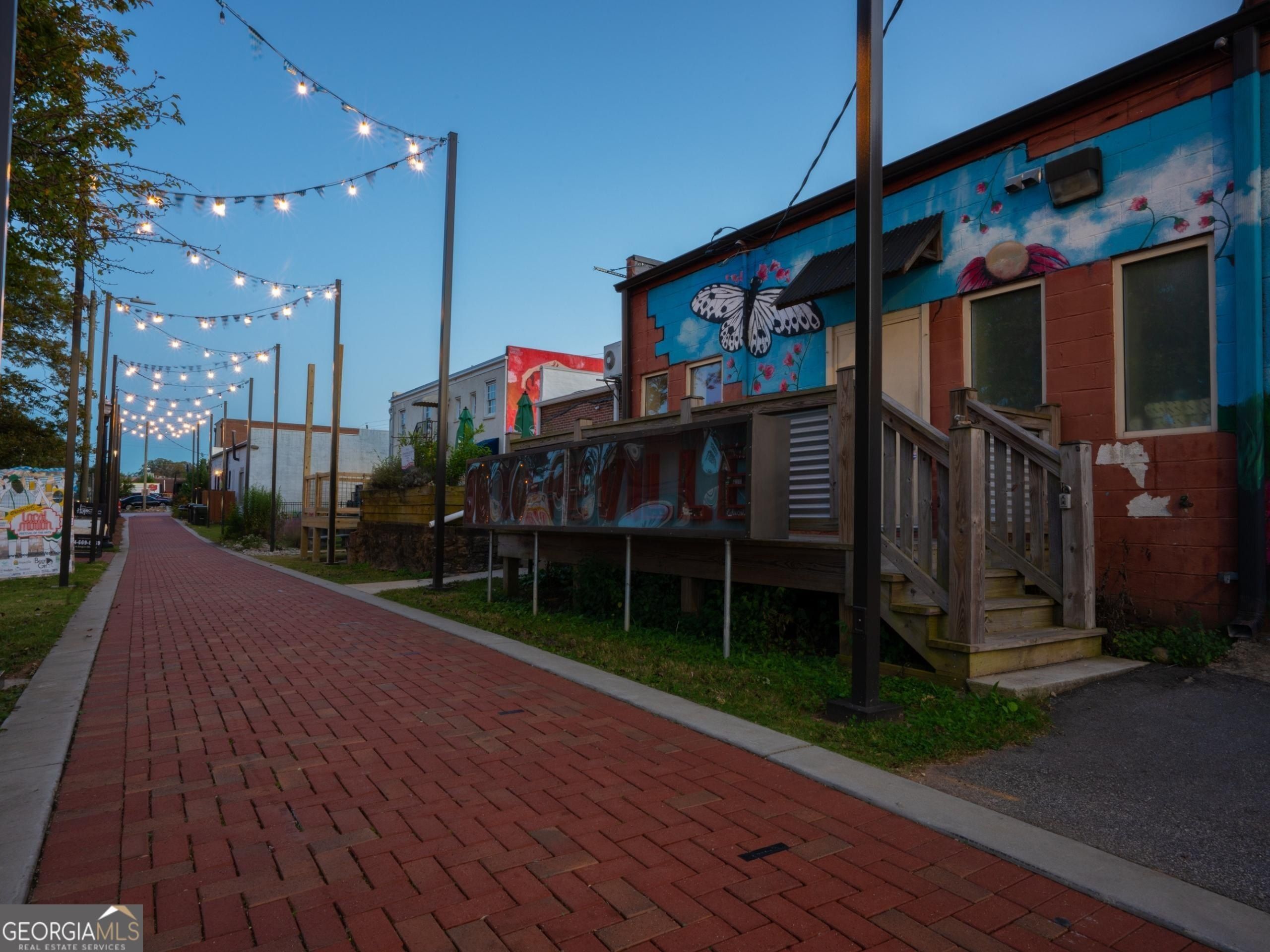 Springhaven Avenue. Hapeville, GA 30354