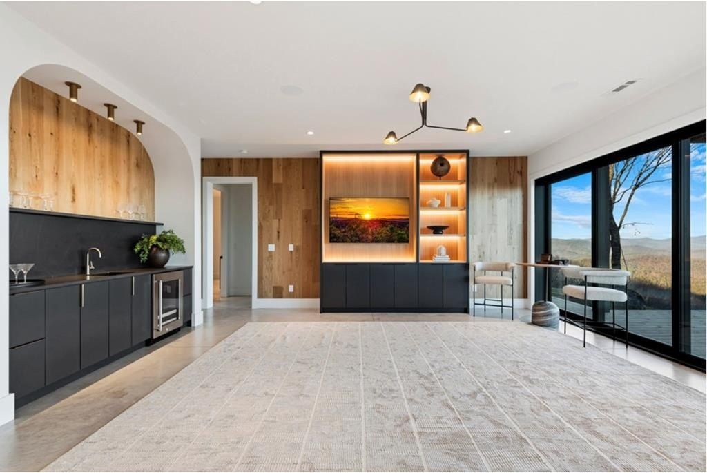 47 Pinhoti Pass. Ellijay, GA 30540