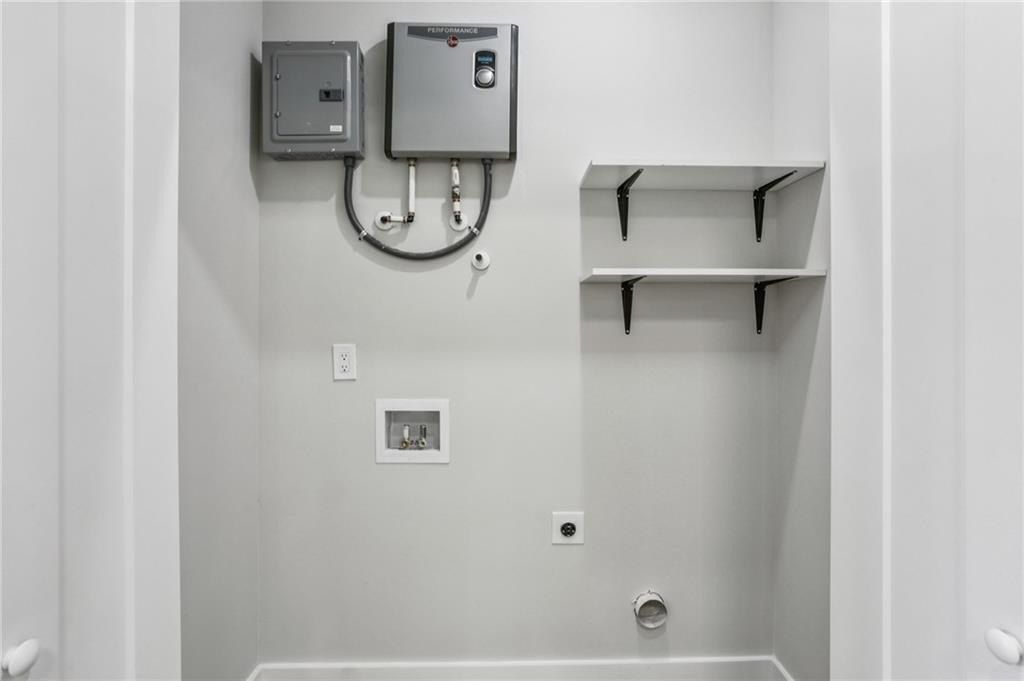 1318 Pine Avenue. Atlanta, GA 30344