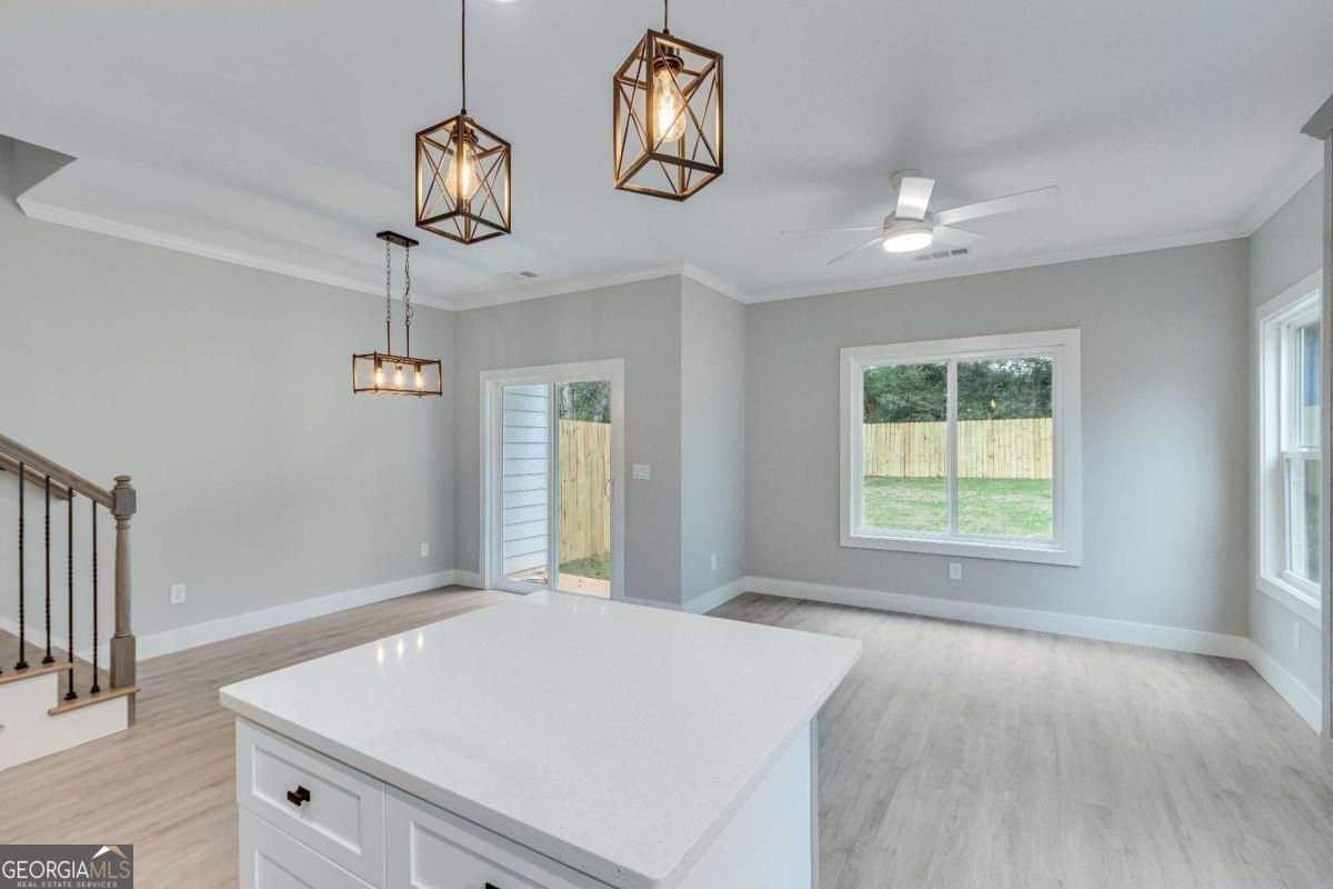 44Ab Bond Street. Royston, GA 30662